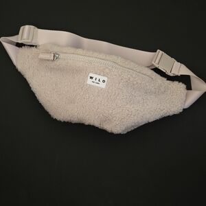 WILO Cream Fleece Belt Bag
